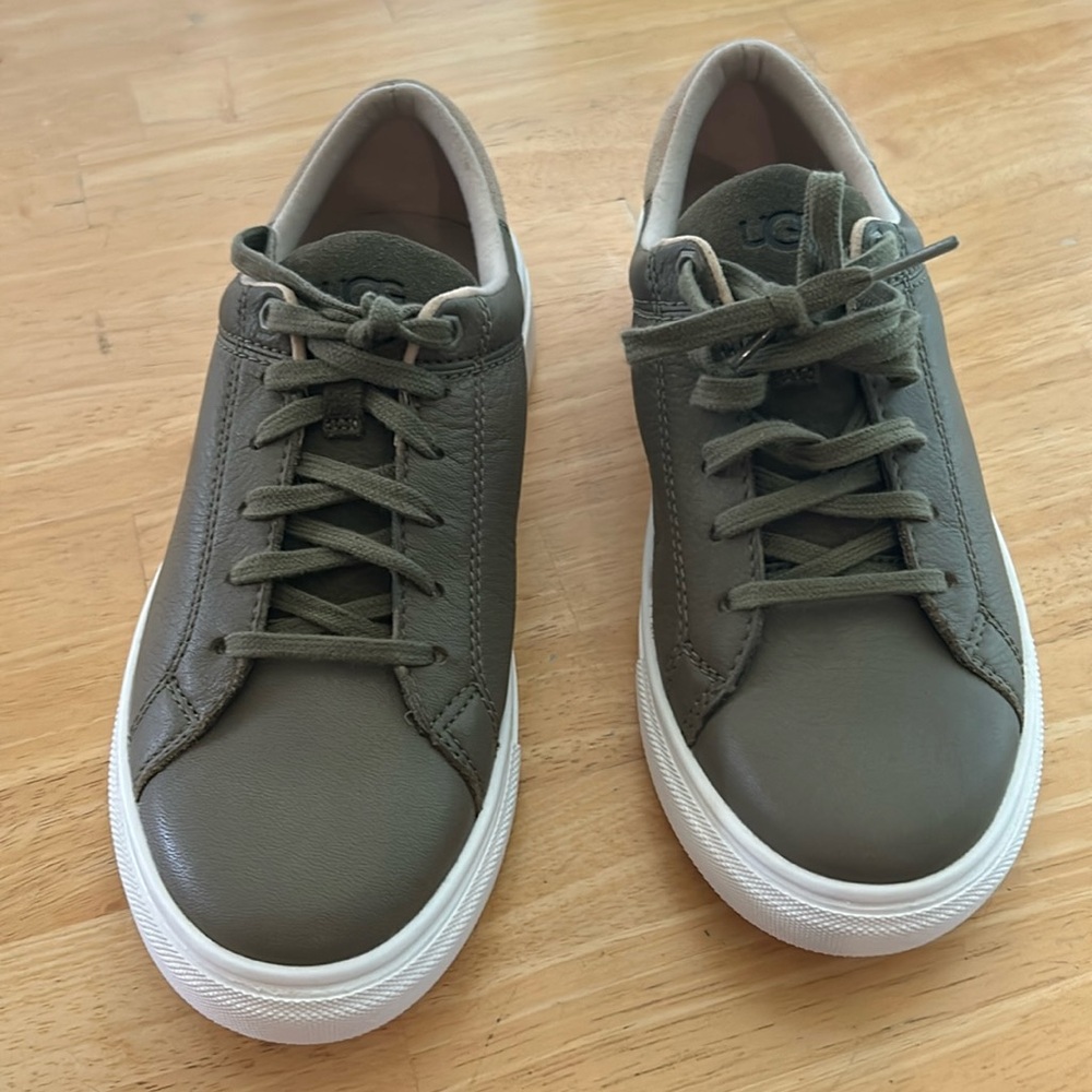 New Ugg Baysider Low Weather Moss Green Leather Sneaker Waterproof Men Size US 7